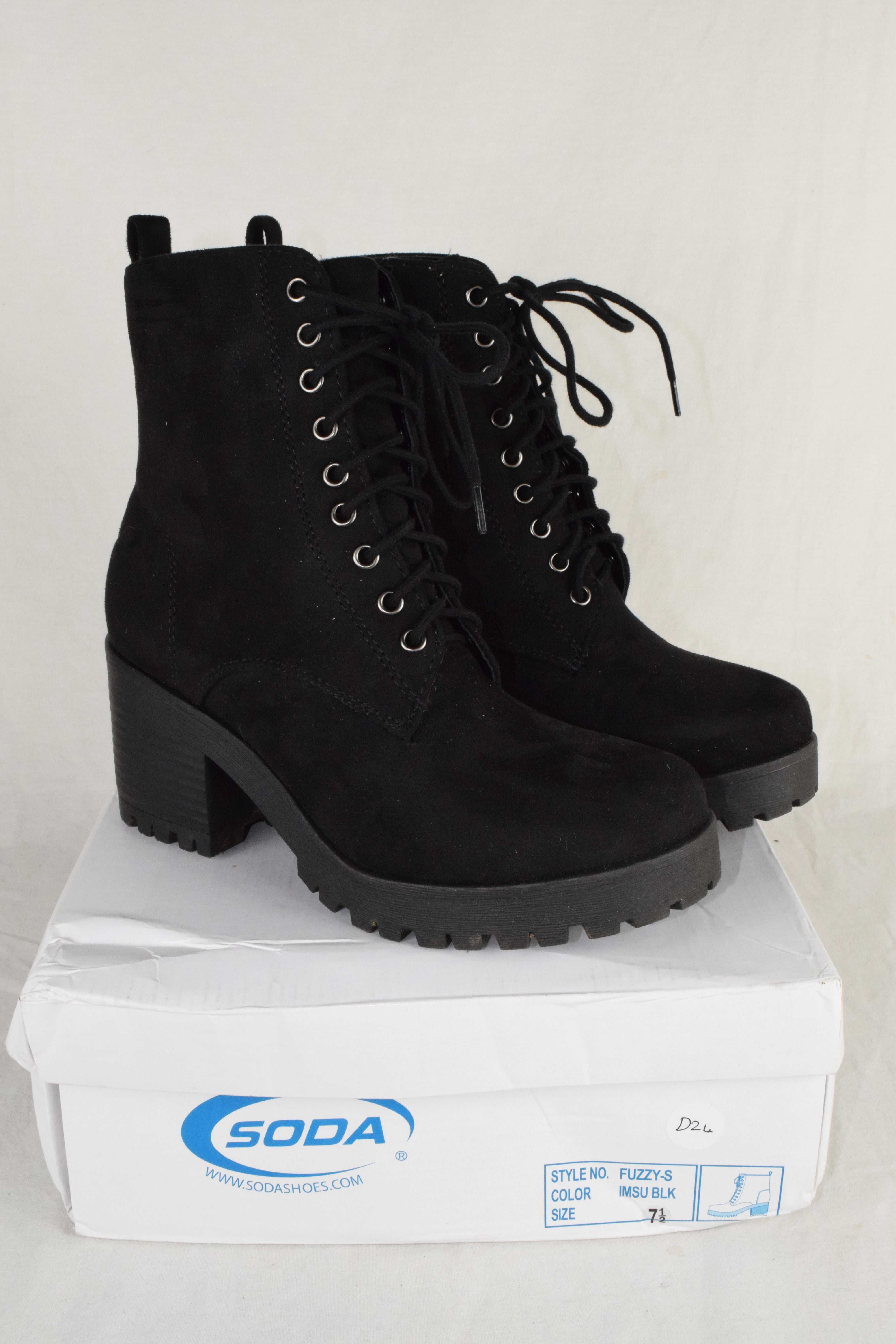 Soda Women High Heels Ankle Boots Combat Lug Sole Booties Black FUZZY Size 7.5