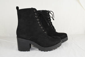 Soda Women High Heels Ankle Boots Combat Lug Sole Booties Black FUZZY Size 7.5
