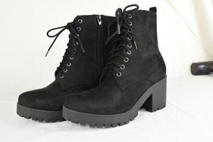 Soda Women High Heels Ankle Boots Combat Lug Sole Booties Black FUZZY Size 7.5