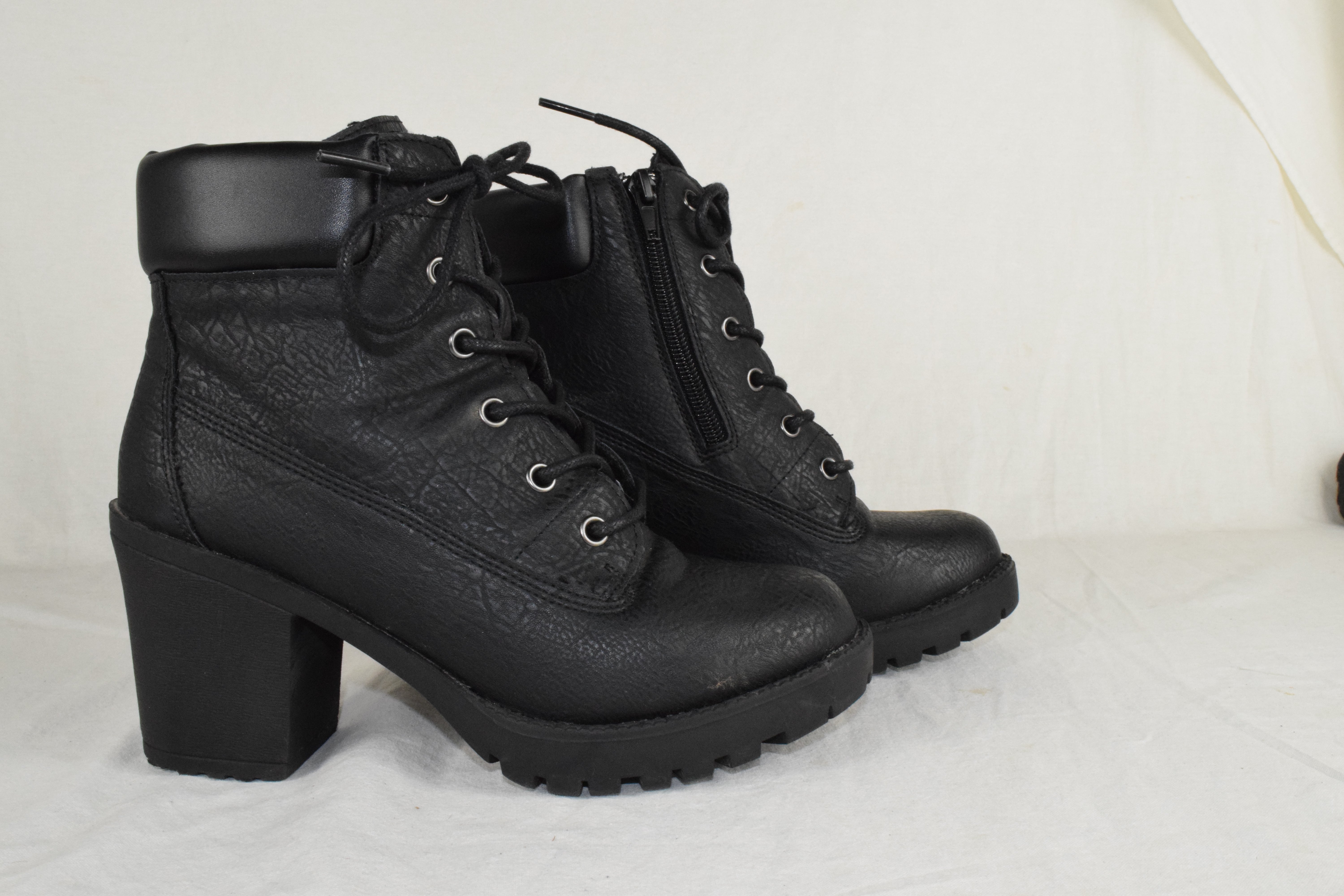 Soda Women High Heels Ankle Boots Combat Lug Sole Booties Black Used Size 6