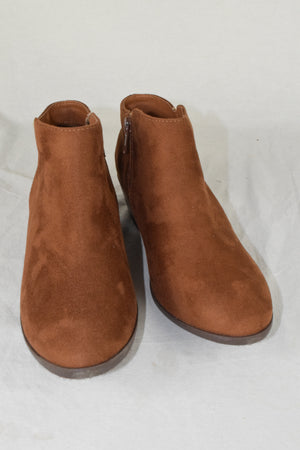Soda Women Short Heels Ankle Boots Side Zipper Booties Tan Brown Suede Mug 8.5