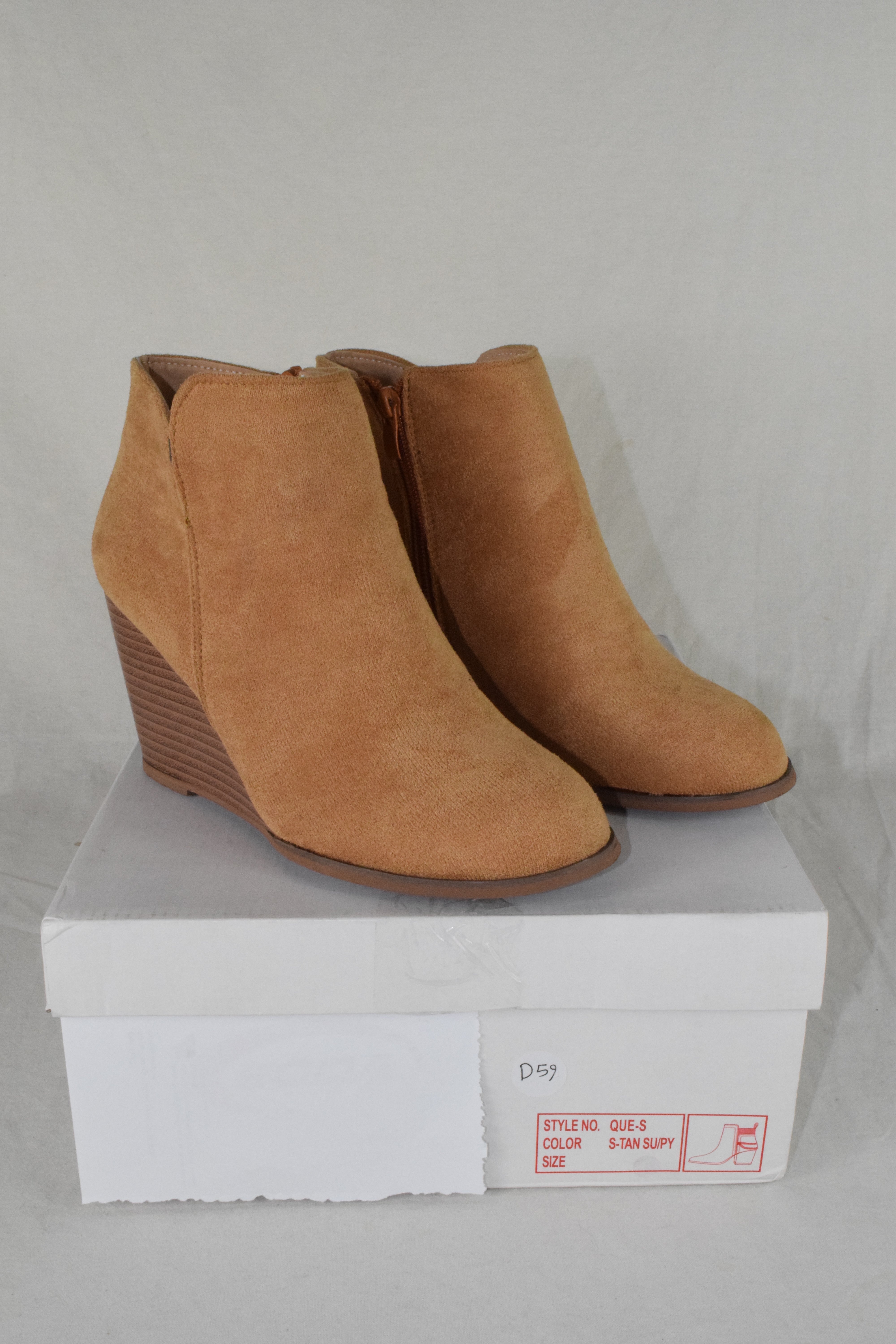 women boots Stacked wedge heel ankle booties Side Zipper beige Size 7