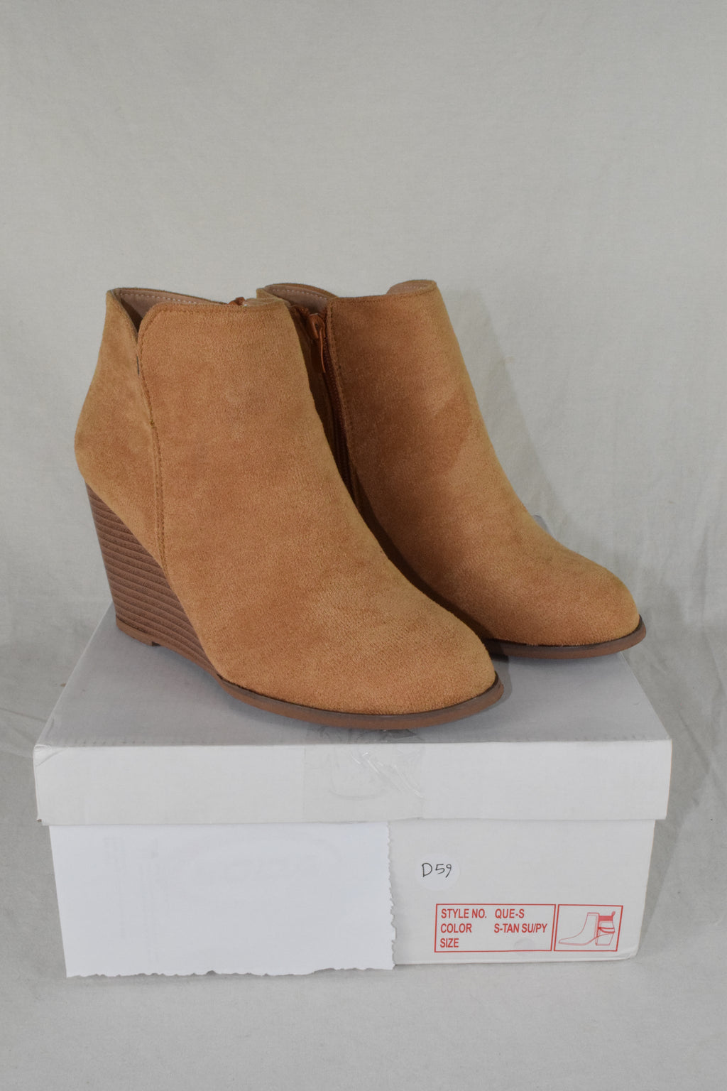 women boots Stacked wedge heel ankle booties Side Zipper beige Size 7