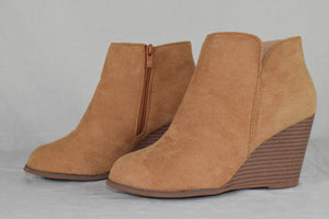 women boots Stacked wedge heel ankle booties Side Zipper beige Size 7