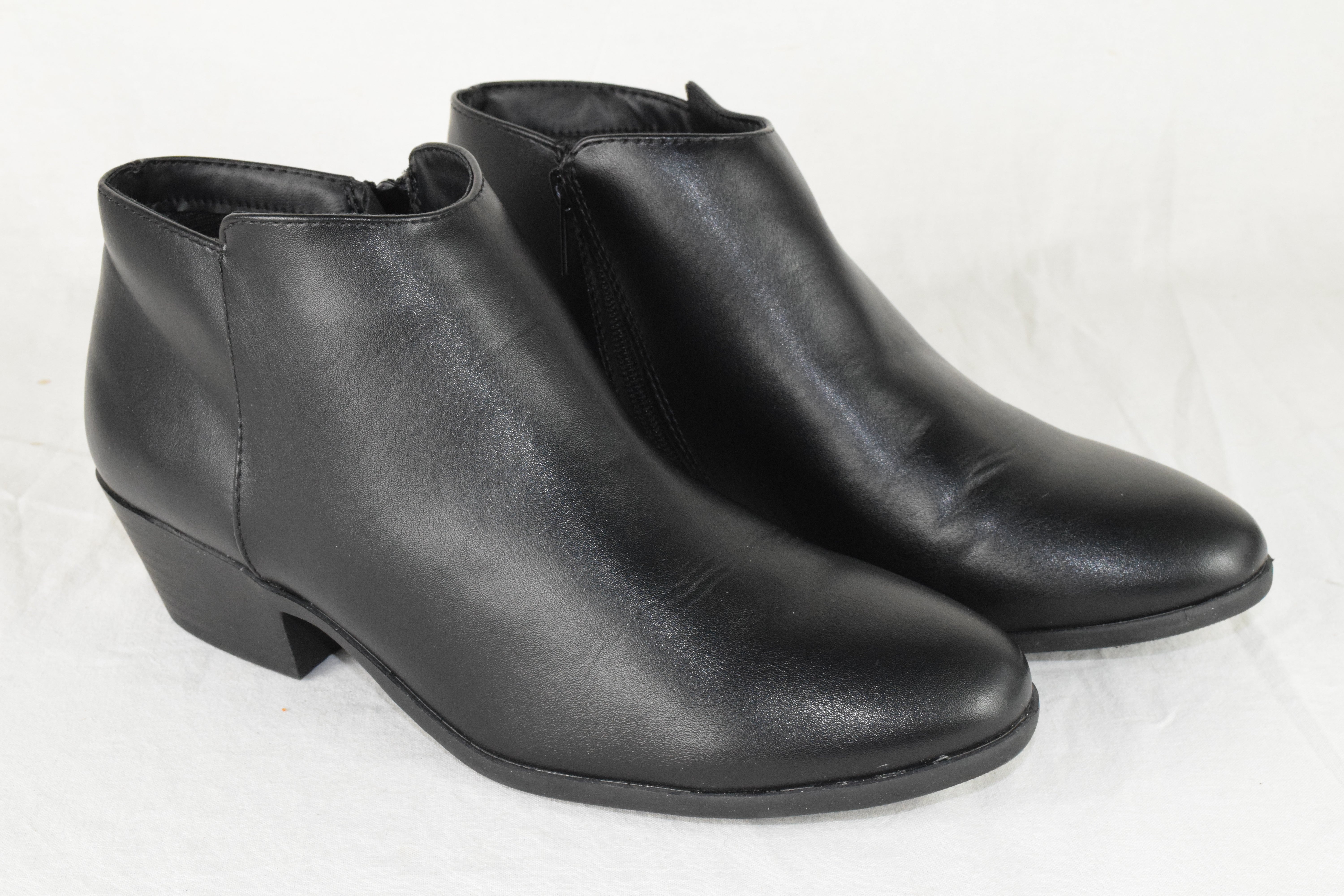 Soda Women Small Short Heels Ankle Boots Side Zipper Booties Black MUG Size 10