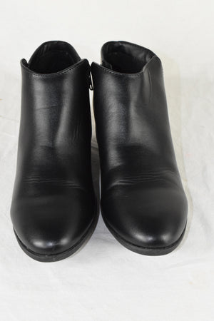 Soda Women Small Short Heels Ankle Boots Side Zipper Booties Black MUG Size 10