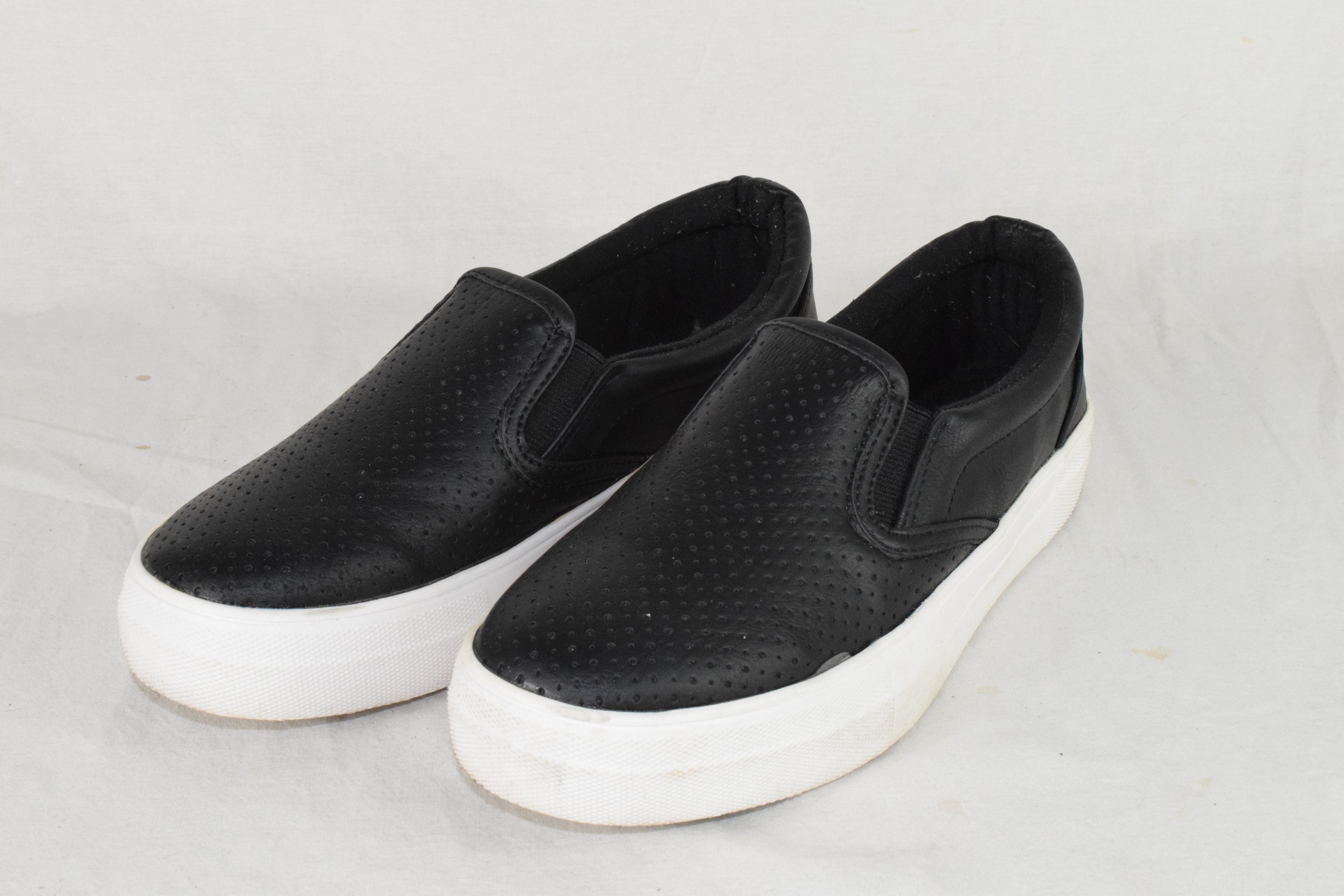 Soda Flat Women Shoe Slip On Loafers Casual Sneakers Platform Black CROFT Size 7