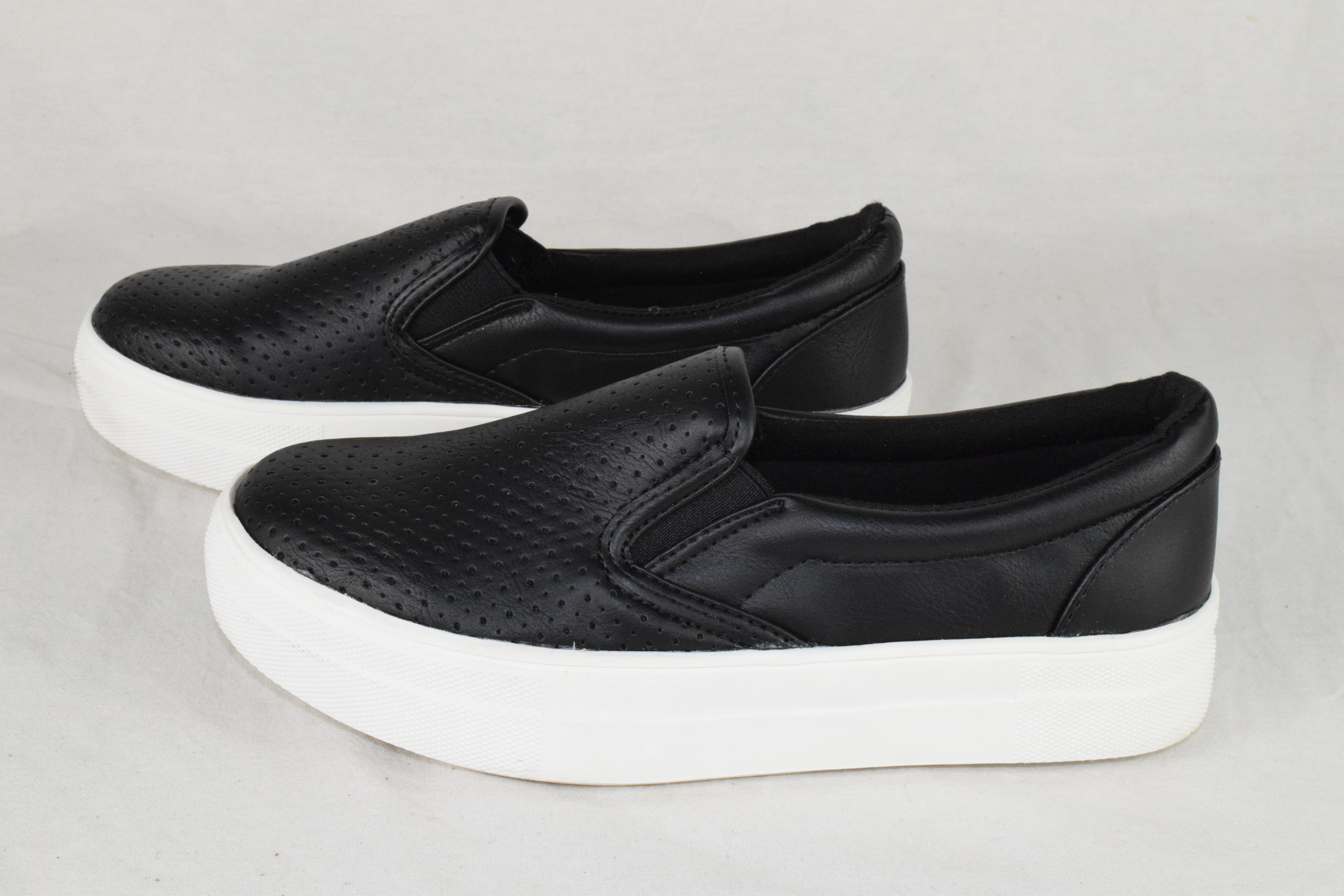 Soda Flat Women Shoe Slip On Loafers Casual Sneakers Platform Black CROFT Size 6