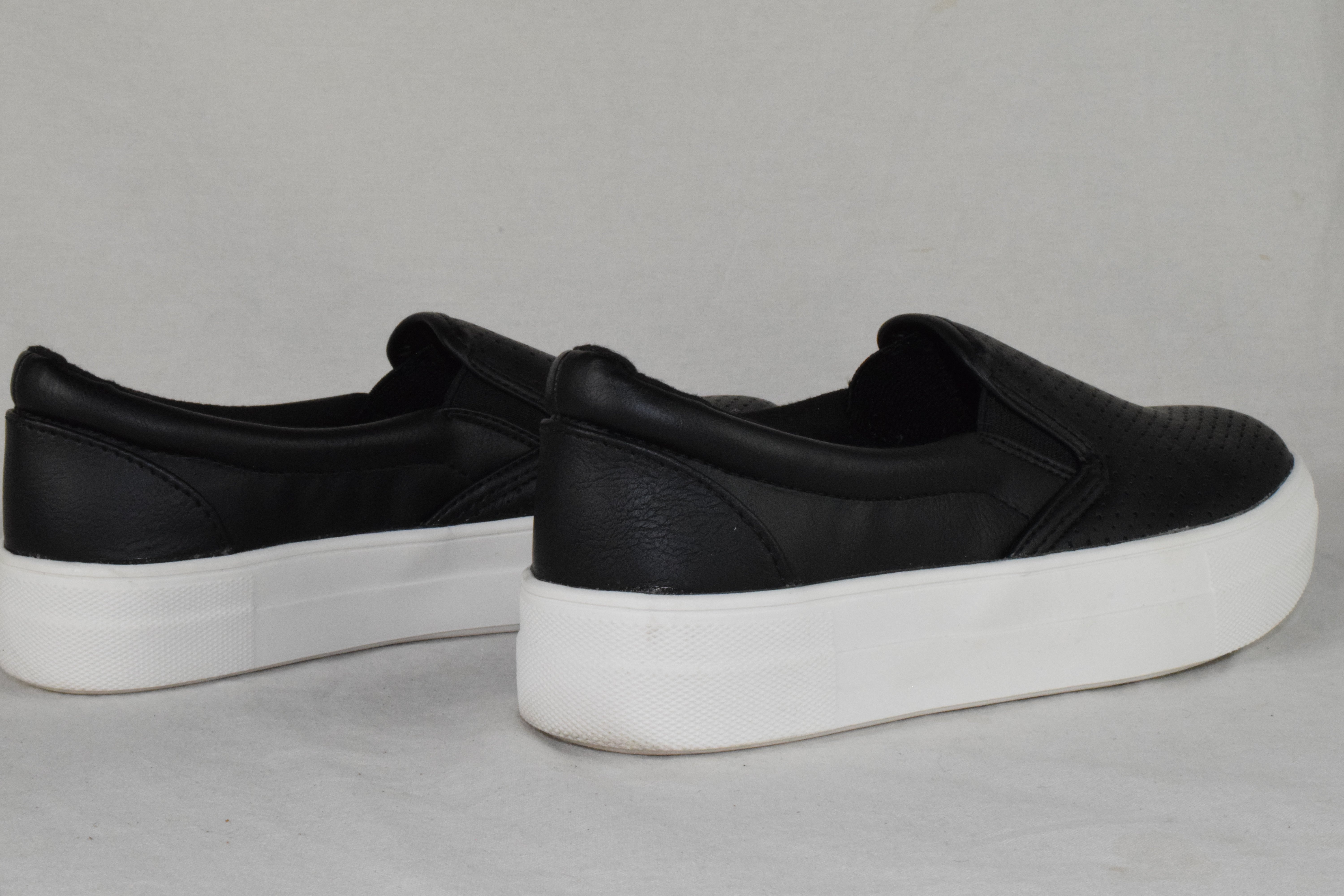 Soda Flat Women Shoe Slip On Loafers Casual Sneakers Platform Black CROFT Size 6